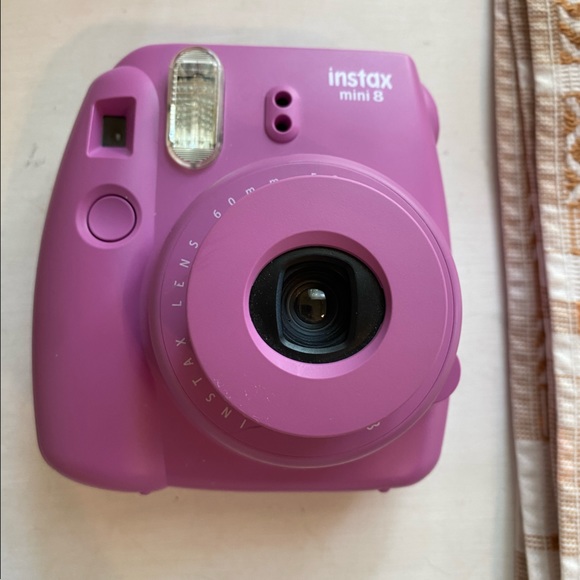 Fujifilm Instax Mini 8 Camera - Picture 2 of 2